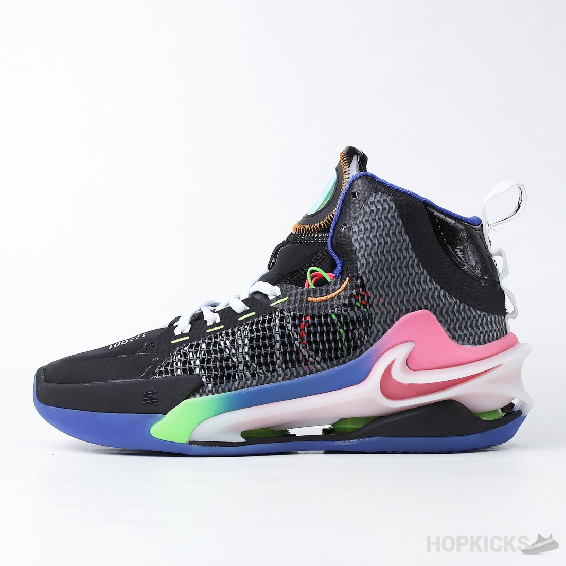 Kyrie Irving turning the corner in a Nike Hyperdunk 2013 PE